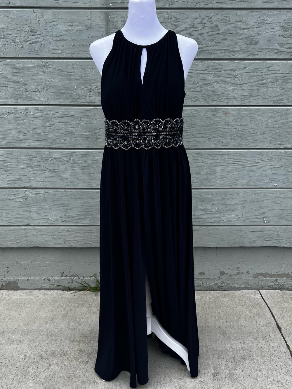 Elegant Blue Evening Gown with Beaded Waist